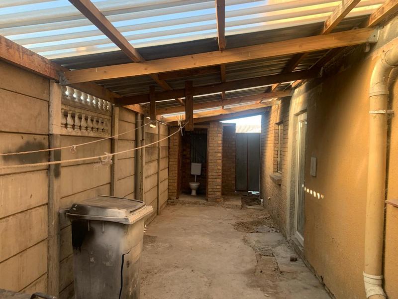 6 Bedroom Property for Sale in High Places Western Cape